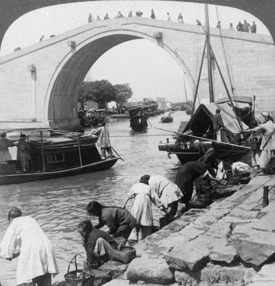 Pont Woo Men et Grand Canal Impérial, Soo-chow Suzhou, Chine, 1900 - Underwood and Underwood