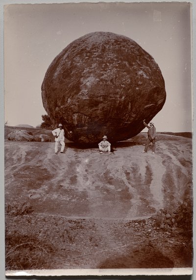 La Boule de Beurre de Krishna, Mahabalipuram - Unidentified Photographer