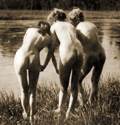 Les Trois Grâces, un trio de nus féminins, c.1900 - Unknown