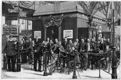 Auditions de phonographes créés par Thomas Edison installés dans la Galerie des Machines à l