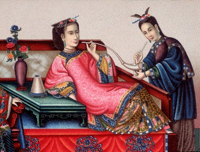 Aristocrate chinois assis fumant de l