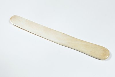 Couteau à papier en ivoire appartenant à Charles Dickens, vers 1850 - Unknown artist