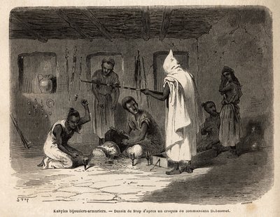 Artisans kabyles réputés pour leur habileté à fabriquer des bijoux et des armes (et autrefois de la fausse monnaie) dans la région de Djura (Algérie). Gravure pour illustrer l