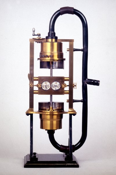 La « double sirène » par Hermann Ludwig Ferdinand von Helmholtz (1821-1894), physicien et physiologiste allemand, qui a étudié les mécanismes de l