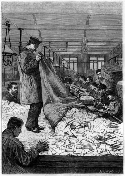Les grandes tables de lettres dans les centres de tri de l