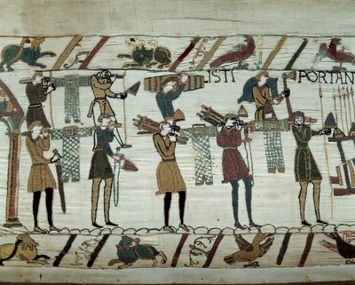 Les armes et le vin sont apportés aux navires lors du ravitaillement pour la conquête de l
