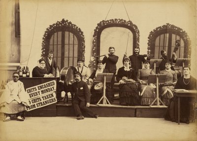 [Un groupe se produit dans la rue] - Unknown artist