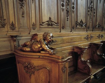 Architecture baroque : stalle en bois représentant un ange, attribut de l
