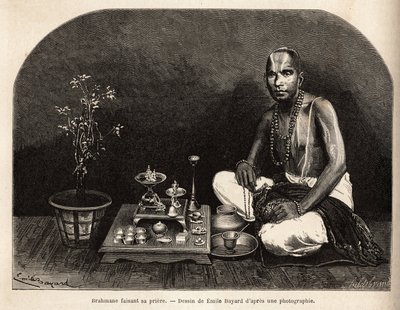 Brahmane agenouillé devant l