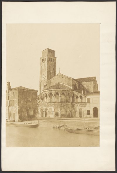 [Église et Campanile au bord de l