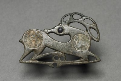 Fibule en forme de cerf couché - Unknown artist