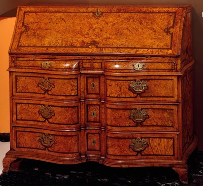 Mobilier : bureau en cèdre. Vers 1734-1740. Dim. 111x127x61 cm Collection privée - Unknown artist