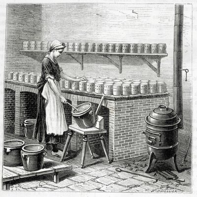 Fabrication du fromage camembert (le caillé est versé dans des moules) - dans « Les merveilles de l