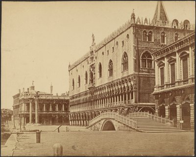 [Bâtiment médiéval] - Unknown artist