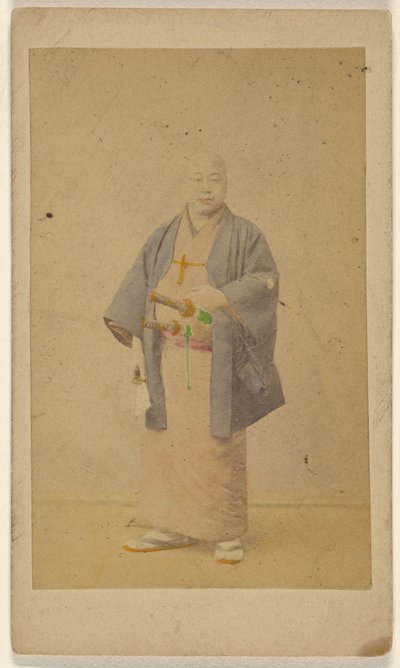 Le docteur japonais, en costume d
