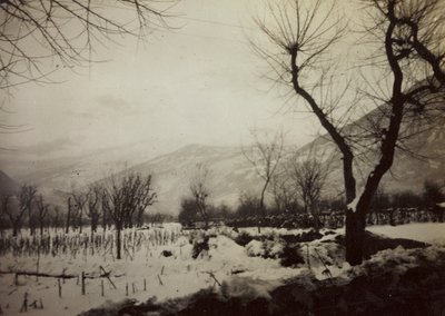 Album "Harriet Louise Self" : une vue de la vallée de la Brenta avec de la neige - Unknown photographer