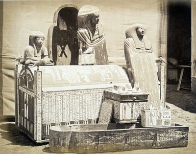 Statues archéologiques trouvées en Égypte - dans «Album photo du 1er Musée du Caire» fondé par Auguste Mariette Bey - Unknown photographer