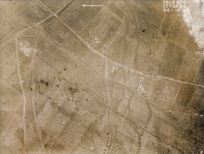 Photographies de reconnaissance aérienne britannique enregistrant les positions des tranchées sur le front occidental pendant la Première Guerre mondiale - Unknown photographer