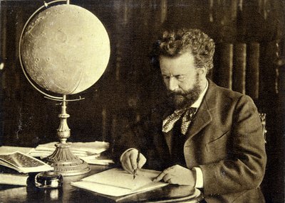 Camille Flammarion à sa table de travail - Unknown photographer
