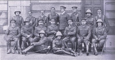 Col Owen, Major Boole-Smith et les autres officiers des Dragoon Guards, d