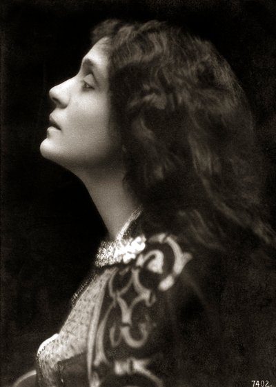 Eleonora Duse - portrait profile - Unknown photographer