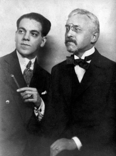 Heitor Villa-Lobos (1887-1959), compositeur brésilien, avec le compositeur français Florent Schmitt (1870-1958) - Unknown photographer
