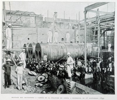 Installation des chaudières à vapeur de la filature de coton de Haiphong le 25/9/1899 - dans « Le Tonkin en 1900 » par Robert Dubois - Unknown photographer