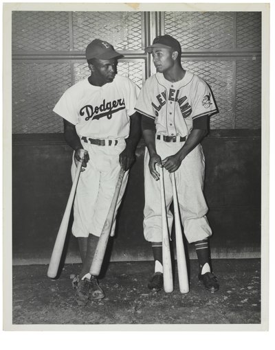 Jackie Robinson et Larry Doby, vers 1947 - Unknown photographer