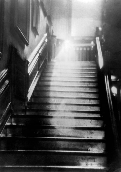 Le fantôme de Raynham Hall (Angleterre) - Unknown photographer