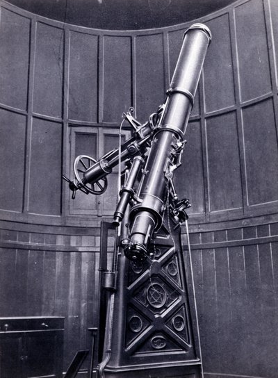 Le télescope de Giovanni Virginio Schiaparelli (1835-1910) astrophysicien à Brera (Milan). Il a observé des configurations rectilignes sur la planète Mars, les appelant les canaux martiens (canali) - Unknown photographer