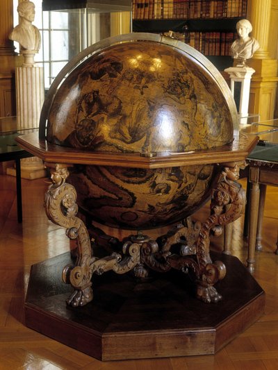 Le globe céleste de Coronelli au méridien de Gatellier. Ce globe a été réalisé par le moine franciscain Vincenzo Coronelli (1650-1718). Institut de France Paris - Vincenzo Maria Coronelli