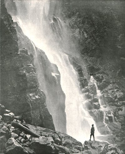 Une cascade dans le district des collines, Dehra Dun, Inde, 1895 - W and S Ltd