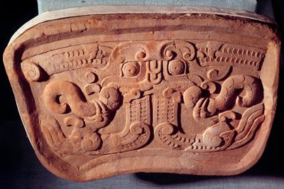 Modèle original de masque Taotie en terre cuite. Taotie est l