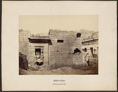 Medinet-Habou, à Thèbes, première cour - Wilhelm Hammerschmidt