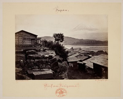 Fusiyama. Maison et Mont Fuji en arrière-plan - Wilhelm J. Burger