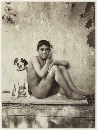 Garçon et son chien, Taormina, Italie, c.1900 - Baron Wilhelm von Gloeden