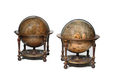 Grande paire de globes de bibliothèque, le terrestre 1645/48, le céleste après c.1630 - Willem Blaeu