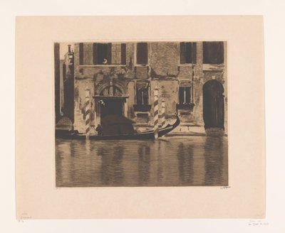 Gondole amarrée avec superstructure dans un canal à Venise - Willem Witsen (signed by artist)