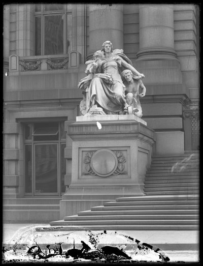 Statue 