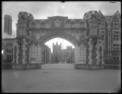 Porte du City College de New York, vers 1912 - William Davis Hassler