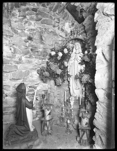 Grotte avec sanctuaire à la Vierge Marie, Hôpital Seton, Spuyten Duyvil, Bronx, 2 novembre 1914 - William Davis Hassler