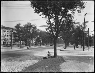 Homme en canotier avec une gamelle, Eastern Parkway à Nostrand Avenue, Brooklyn, 31 août 1914 - William Davis Hassler
