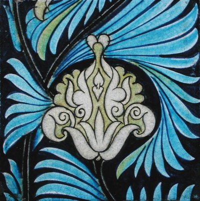 Carreau avec motif floral de style persan - William de Morgan