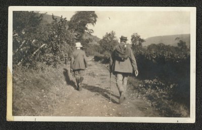 Ralph Vaughan Williams et Gustav Holst marchant dans les collines de Malvern, septembre 1921 - William Gillies Whittaker
