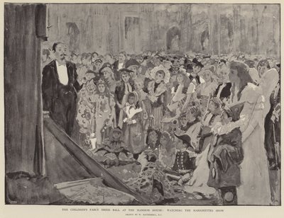 Le bal costumé des enfants au Mansion House, regardant le spectacle de marionnettes - William Hatherell