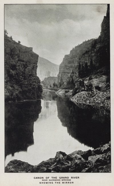 Canyons du Colorado : Canon de la Grand River, près de Glenwood Springs, montrant le miroir (photo n/b) - William Henry Jackson
