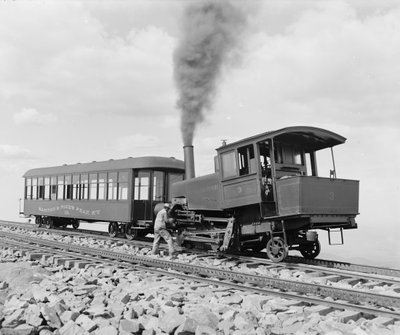 Train à crémaillère au sommet de Pike