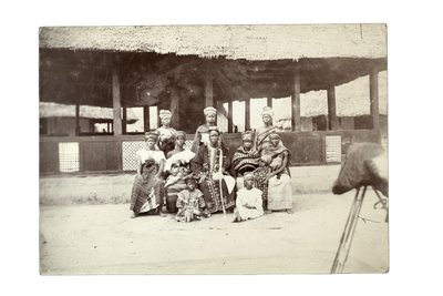 Chefs natifs et harem, terre de Mendi (tirage argentique) - William Turnbull Balmer
