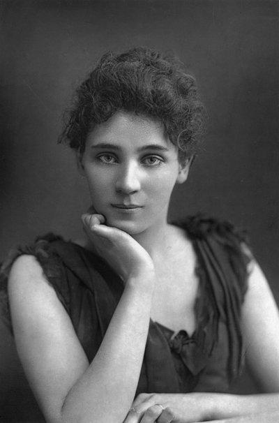 Elizabeth Robins, actrice américaine, dramaturge, romancière et suffragette - William and Daniel Downey