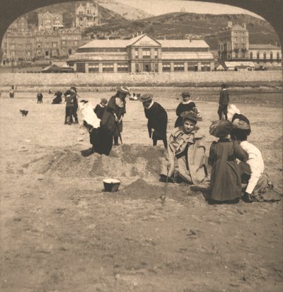 Sur la plage à Llandudno, Pays de Galles, 1894 - Works and Sun Sculpture Studios
